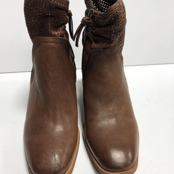Sofft Chantley Womens Boots Brown Leather Size US6 M EUR37 - Picture 3 of 6